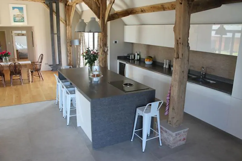 Beams at Film location L659 in Hampshire (photo 18)
