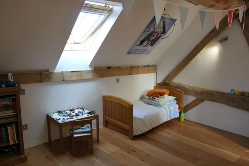 Bedroom - child's at Film location L659 in Hampshire (photo 53)