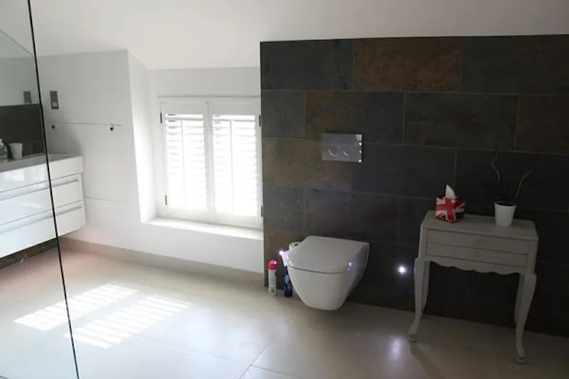 Bathroom at Film location L659 in Hampshire (photo 67)