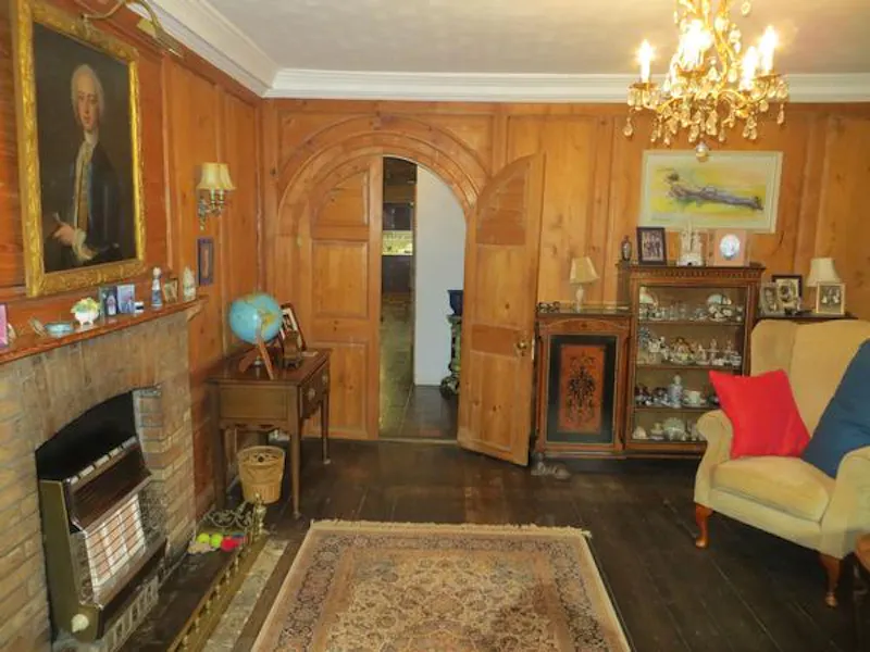 Fireplace at 16th century Witley manor, M299 (photo 3)