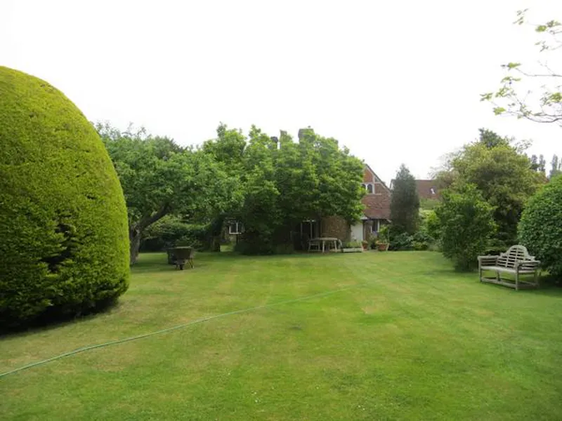 Garden at 16th century Witley manor, M299 (photo 31)
