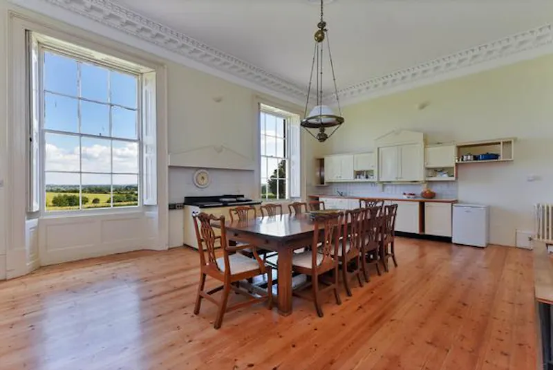 Dining room at Vacant country house in Wigston, G295 (photo 3)