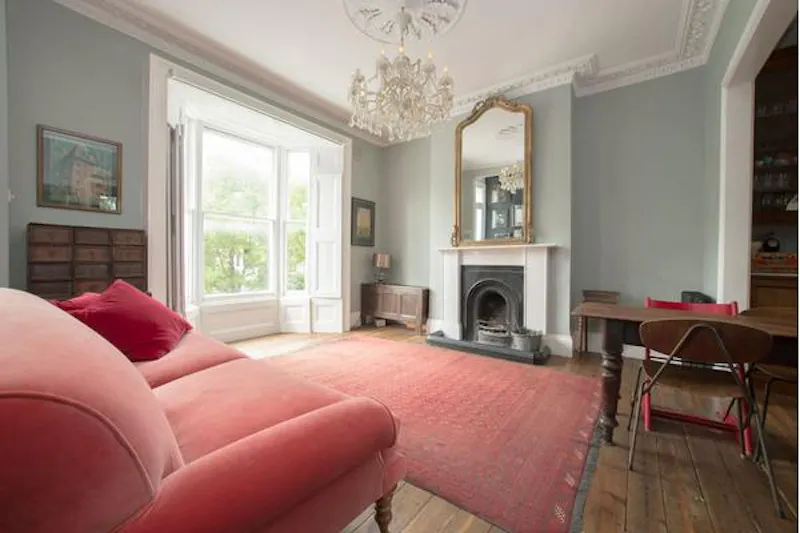 Colourful Clapton house, B1737 (photo 3)