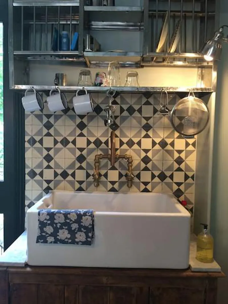 Tiled at Colourful Clapton house, B1737 (photo 12)