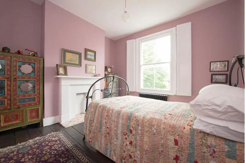 Colourful Clapton house, B1737 (photo 33)