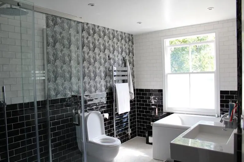 Bathroom at Colourful Stoke Newington home, B1739 (photo 42)