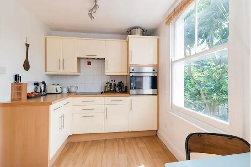 Kitchen at Duplex in Islington, F1120 (photo 8)