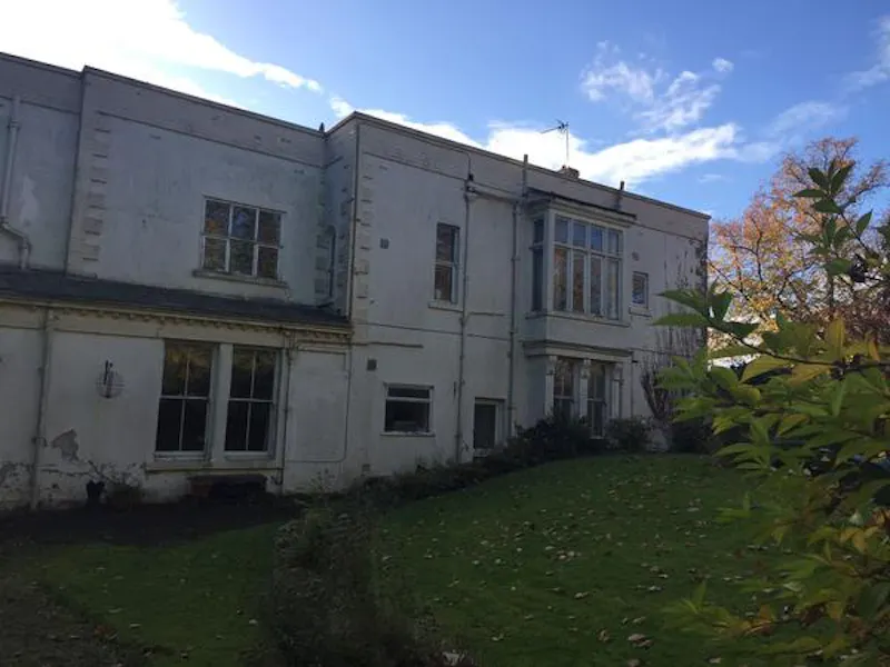 Distressed mansion near Derby, B1741 (photo 33)
