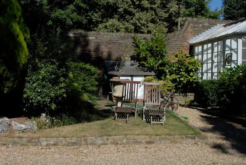 Film location D2280 in London (photo 50)