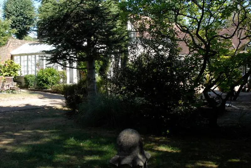 Film location D2280 in London (photo 64)