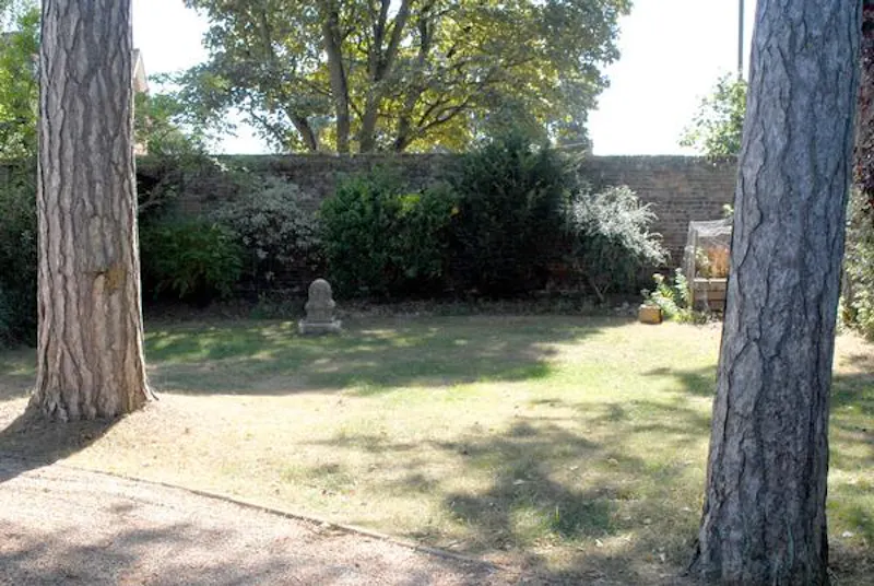 Film location D2280 in London (photo 72)
