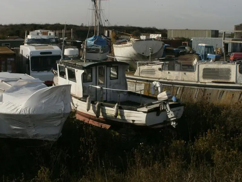 Working boat yard in Great Wakering, V152 (photo 10)
