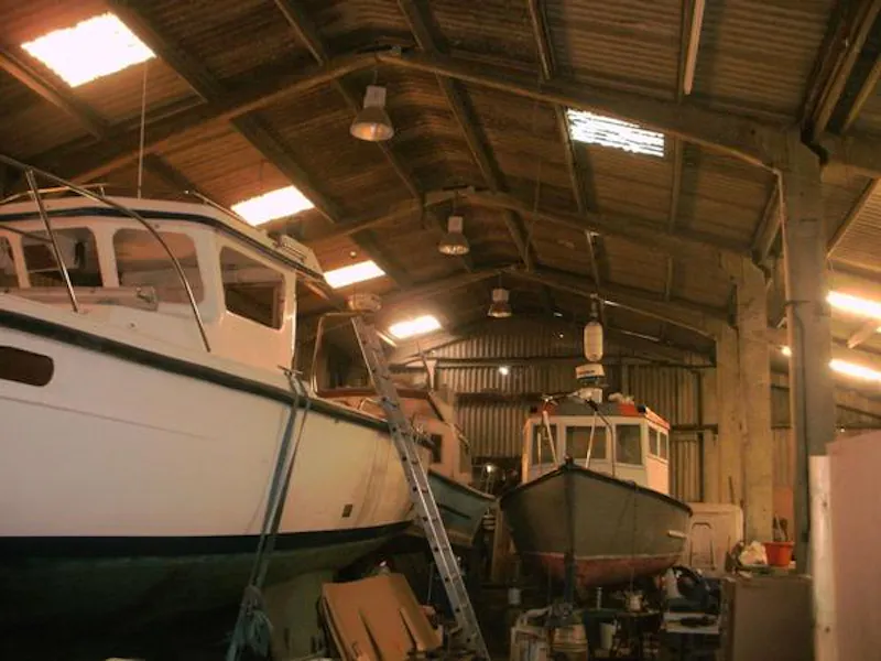 Working boat yard in Great Wakering, V152 (photo 13)