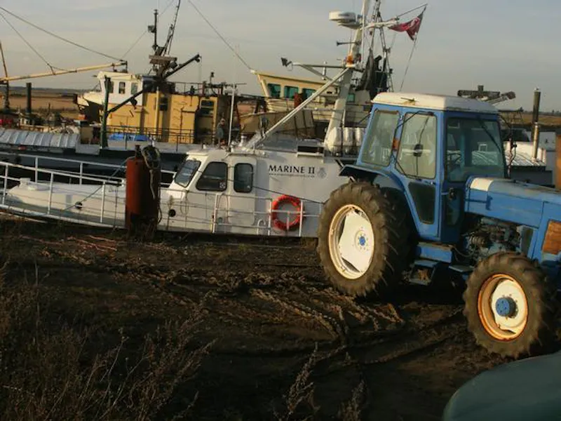 Working boat yard in Great Wakering, V152 (photo 21)