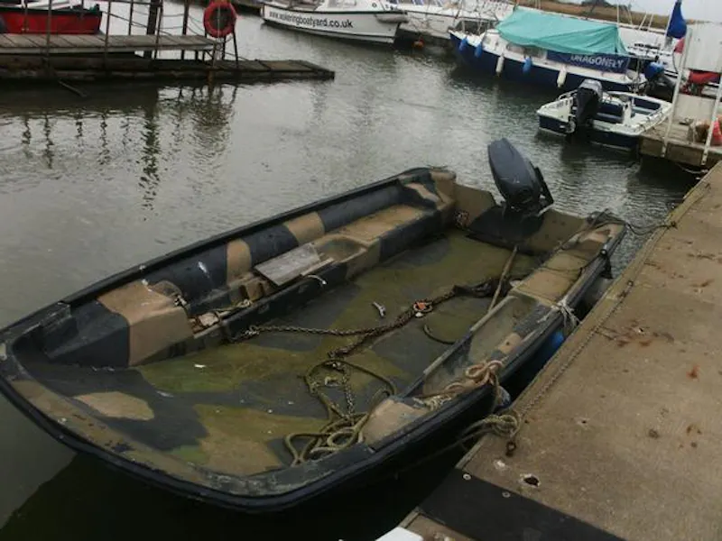 Working boat yard in Great Wakering, V152 (photo 23)