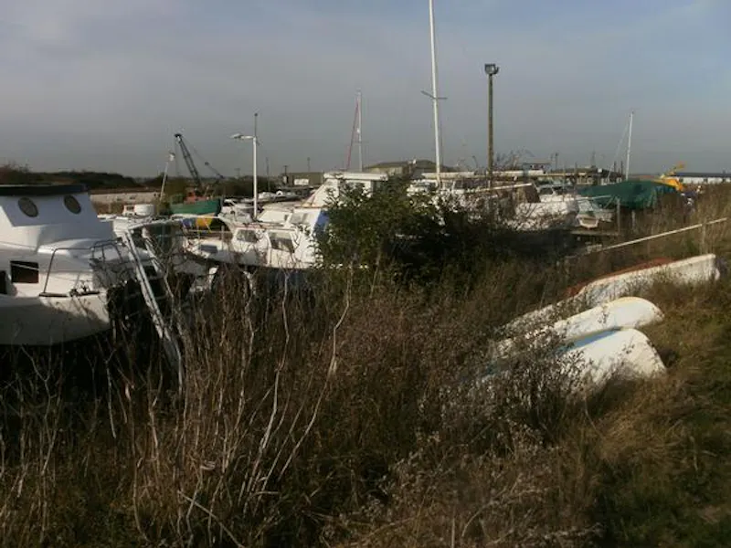 Working boat yard in Great Wakering, V152 (photo 25)
