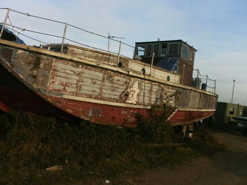 Working boat yard in Great Wakering, V152 (photo 26)