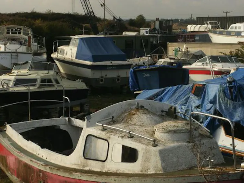 Working boat yard in Great Wakering, V152 (photo 34)