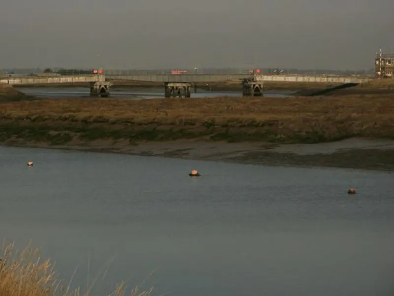 Working boat yard in Great Wakering, V152 (photo 44)
