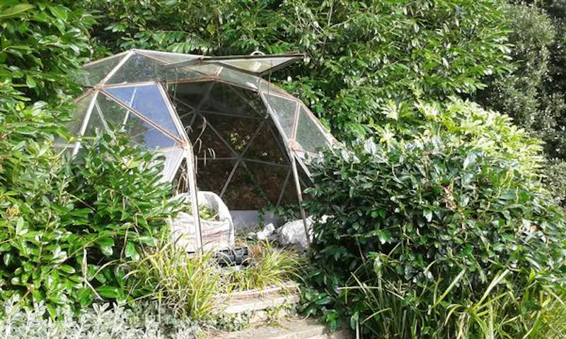 Summer house at Listed 60s Stanmore house, D2281 (photo 22)