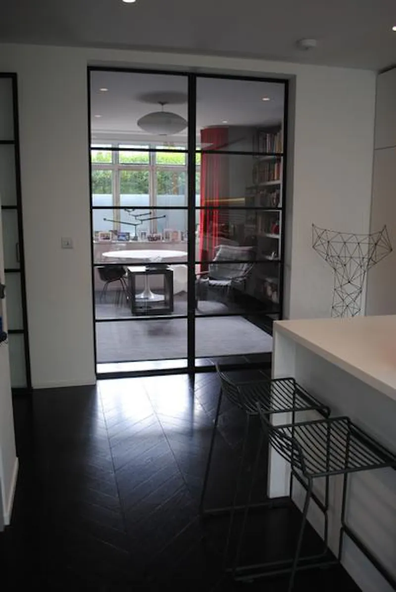 Film location D2282 in London (photo 5)