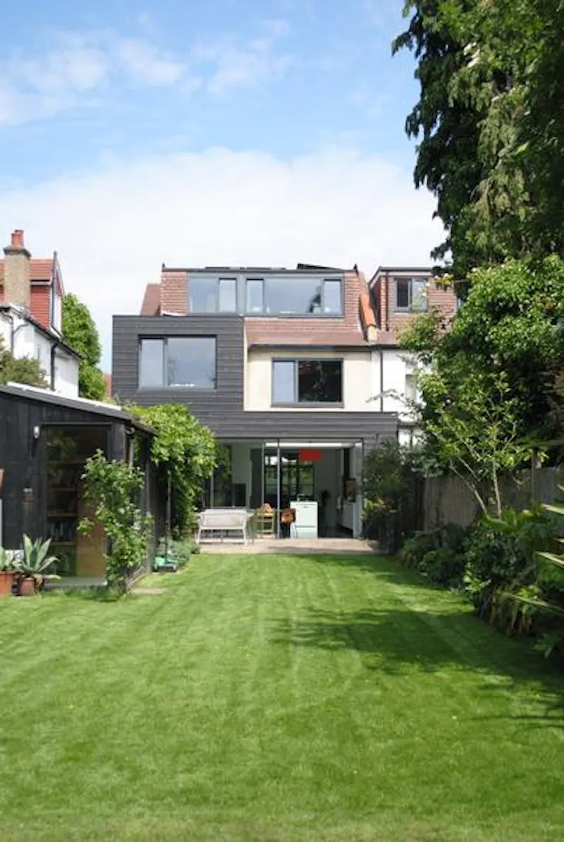 Garden at Film location D2282 in London (photo 20)
