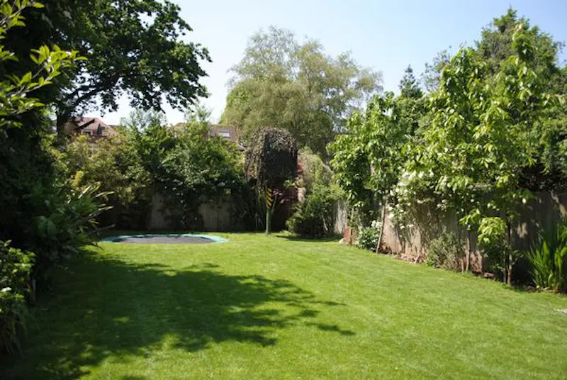 Film location D2282 in London (photo 21)