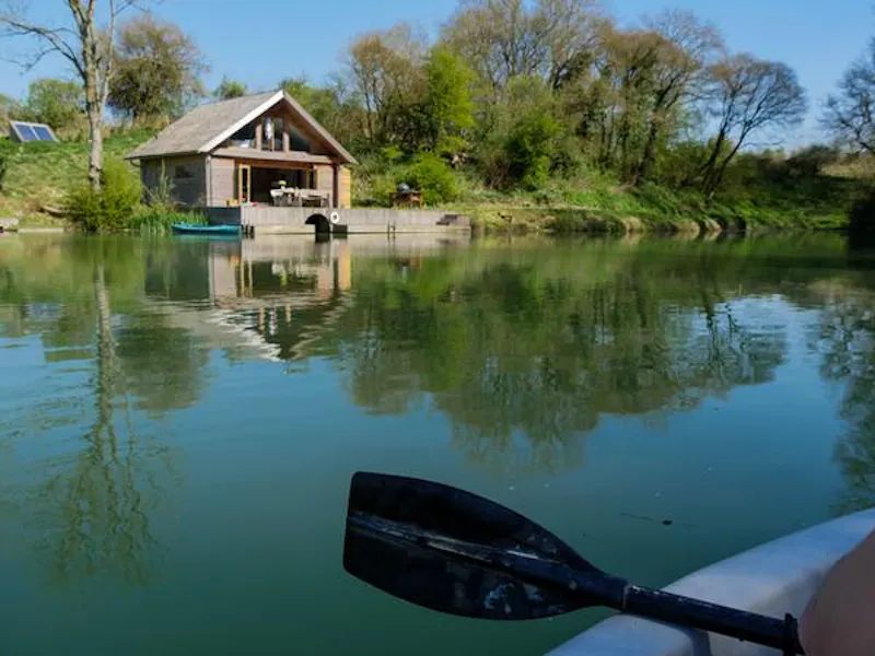 Lake at Film location D2310 in East Sussex (photo 11)