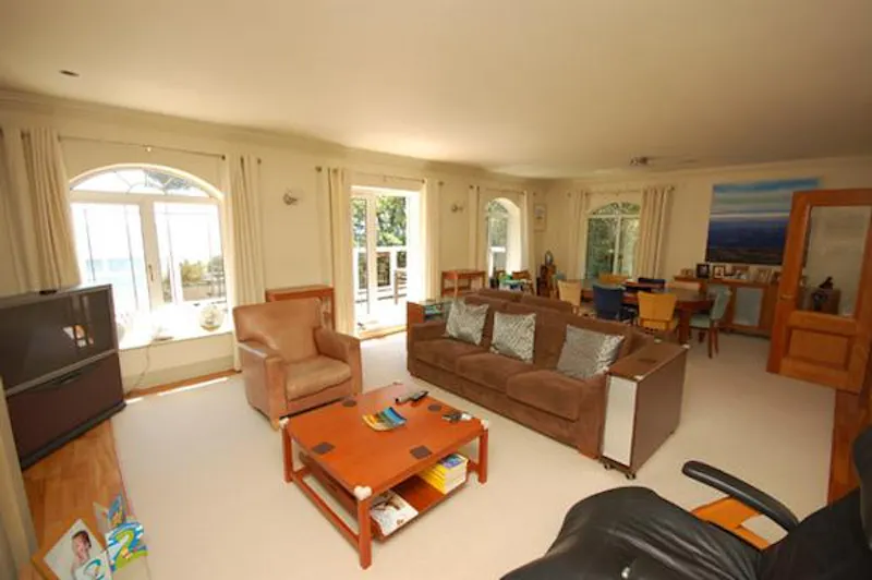 Living Room at Film location C875 in Dorset (photo 2)