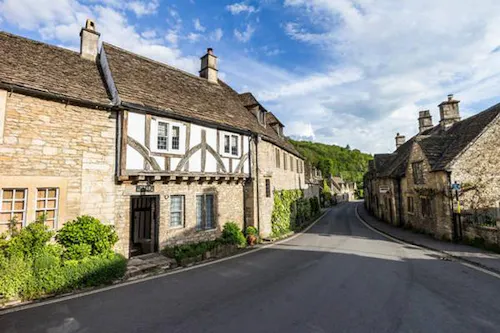 Wiltshire Tudor village house, M300