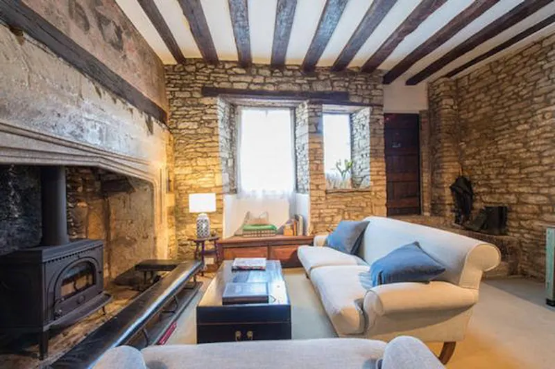 Wiltshire Tudor village house, M300 (photo 4)