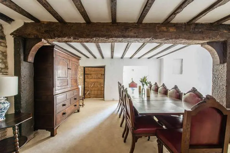Dining room at Wiltshire Tudor village house, M300 (photo 9)