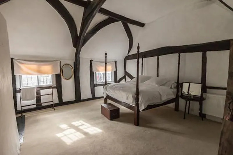 Wiltshire Tudor village house, M300 (photo 13)