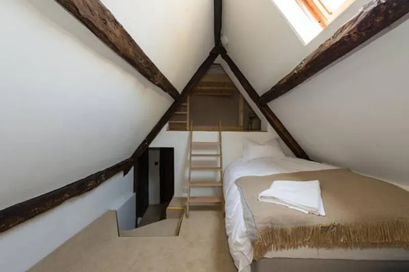 Wiltshire Tudor village house, M300 (photo 18)