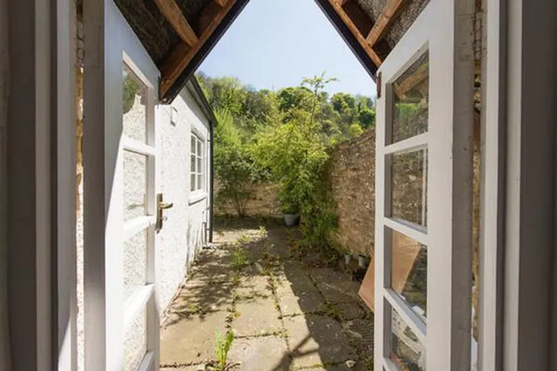 Terrace/Patio at Wiltshire Tudor village house, M300 (photo 19)