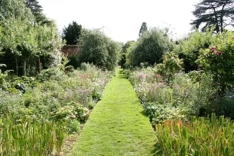 St Neots Grand estate, A1422 (photo 11)