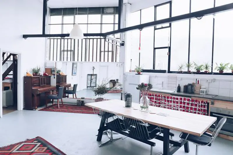 Dining room at Homerton converted warehouse, F1131 (photo 1)