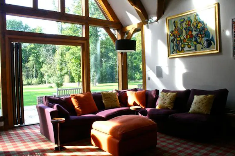 Film location D2284 in Surrey (photo 4)
