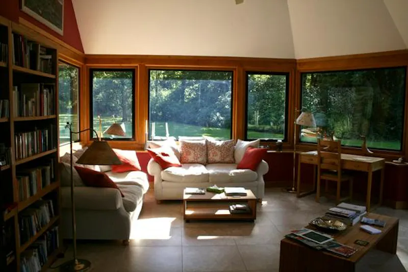 Film location D2284 in Surrey (photo 6)