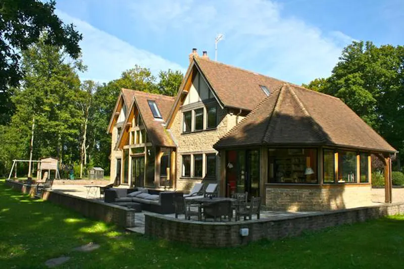 Terrace/Patio at Film location D2284 in Surrey (photo 15)