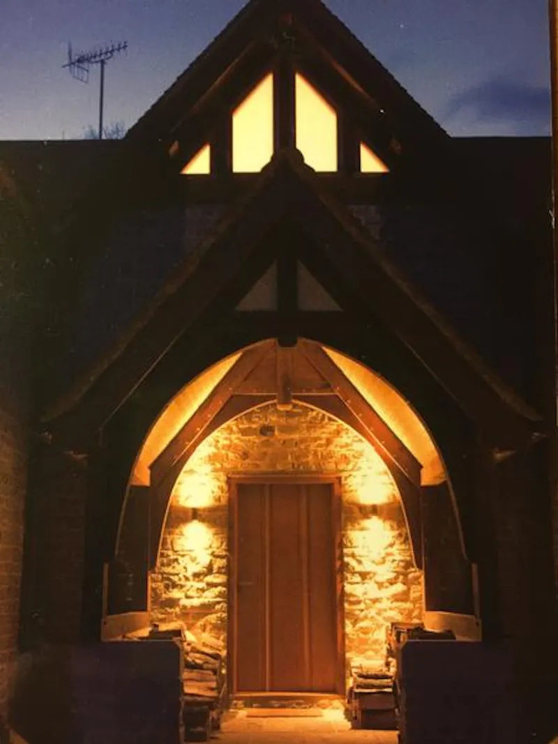 Film location D2284 in Surrey (photo 19)