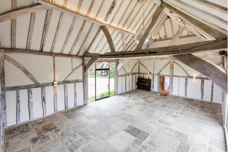 Film location L661 in Surrey (photo 3)