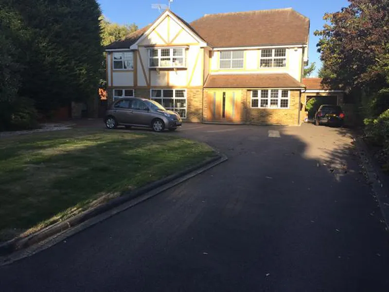 Driveway at New build family home Essex, D2285 (photo 9)