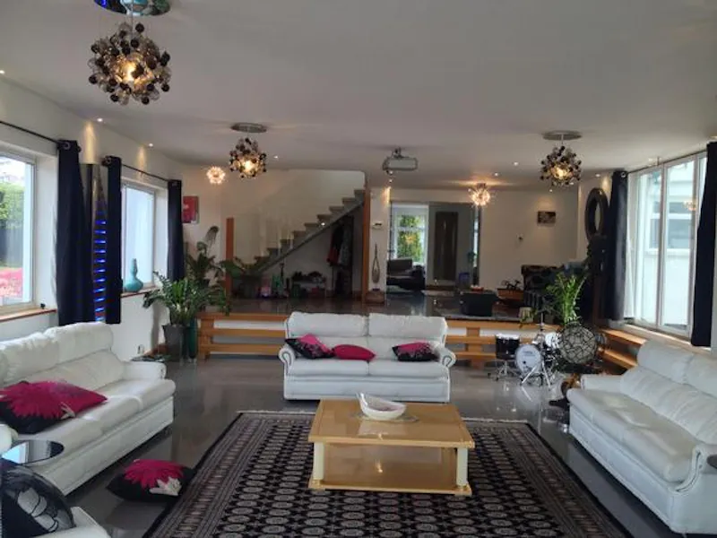 Living Room at Film location D2288 in Essex (photo 4)