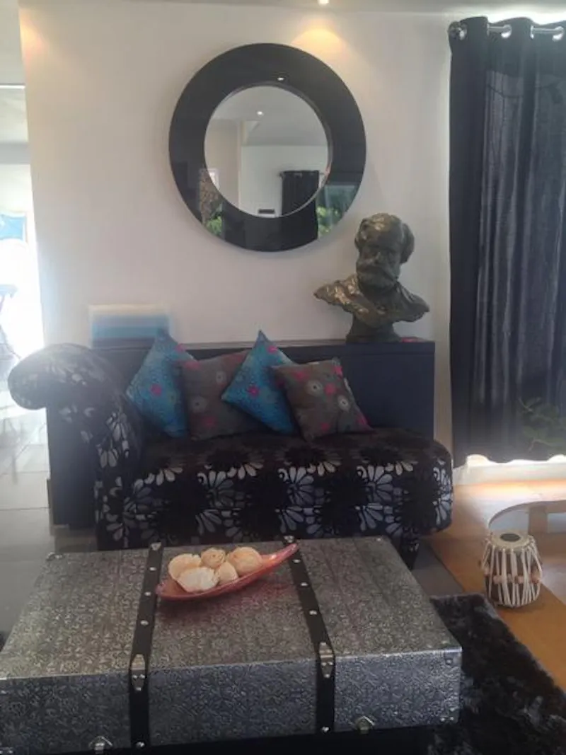 Living Room at Film location D2288 in Essex (photo 7)