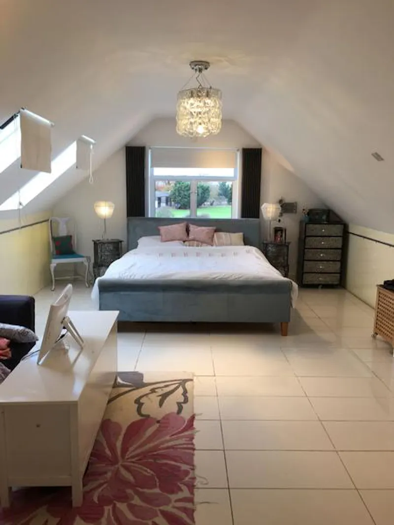 Bedroom at Film location D2288 in Essex (photo 8)