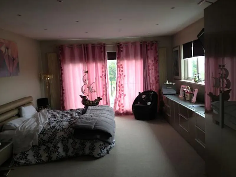 Bedroom at Film location D2288 in Essex (photo 13)
