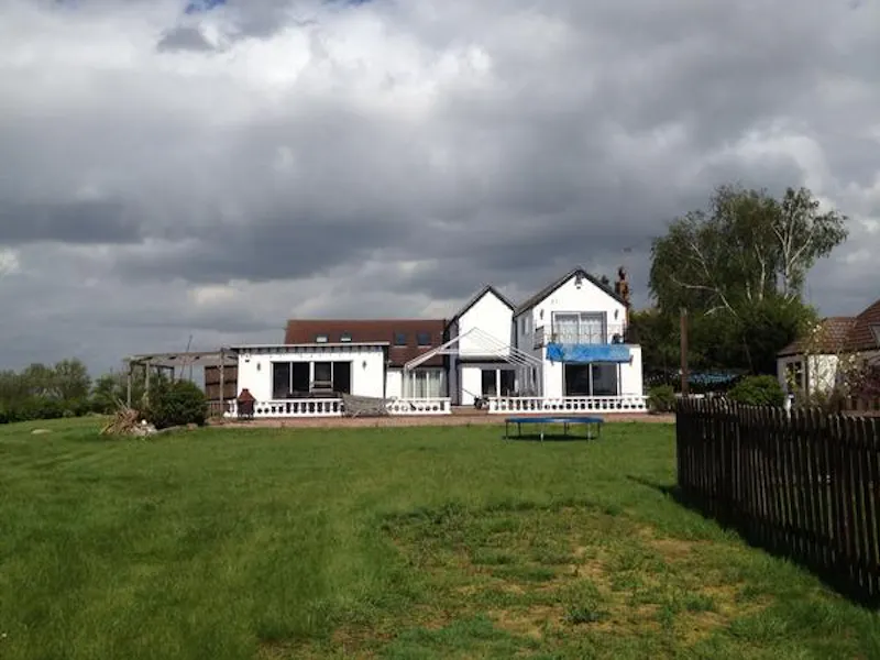 Garden at Film location D2288 in Essex (photo 15)
