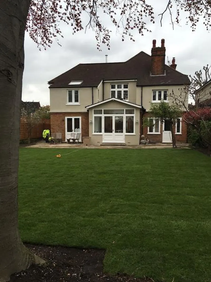 Garden at Film location D2289 in London (photo 8)