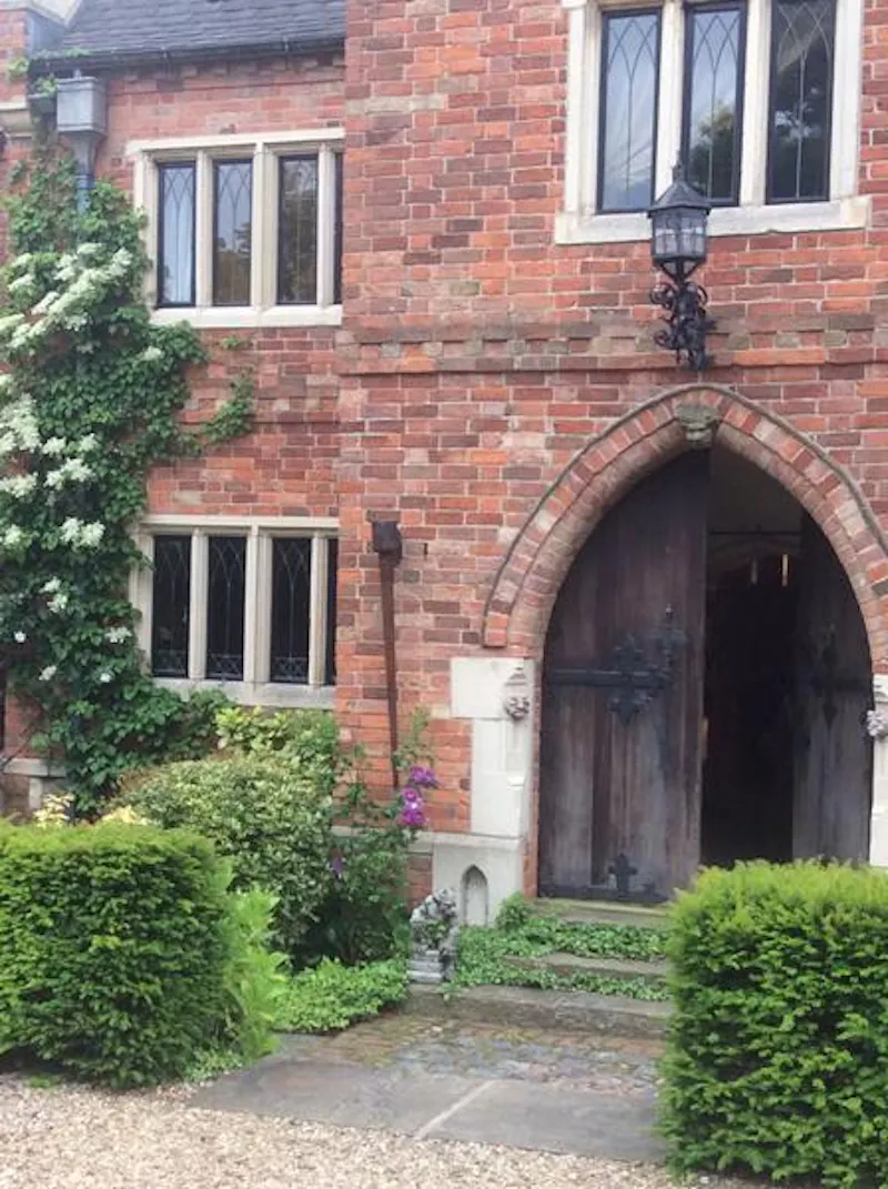 Eclectic Gothic hotel in Newark, A1423 (photo 2)